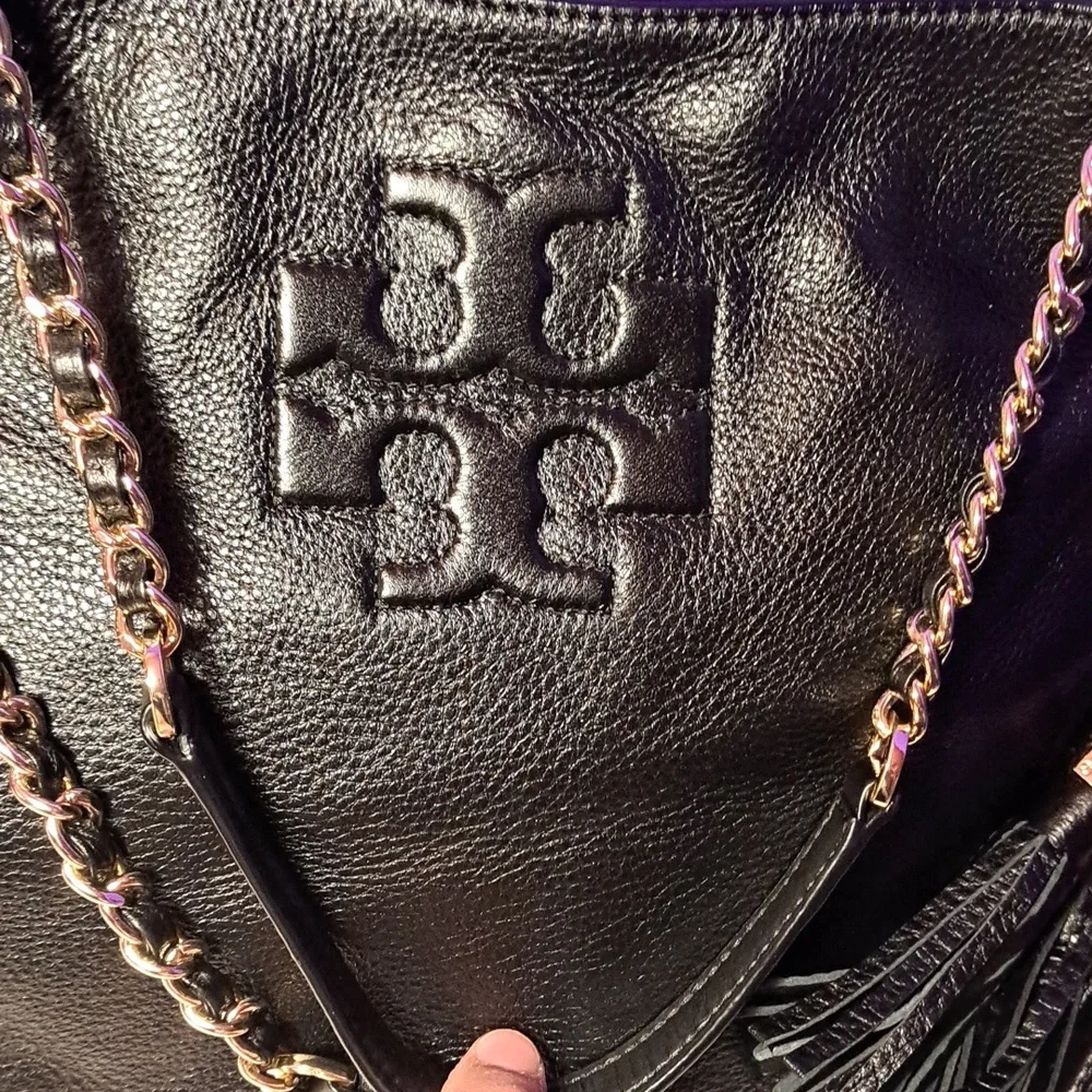 Tory Burch Thea Slouchy Chain Tote Beautiful🖤 - Picture 4 of 13
